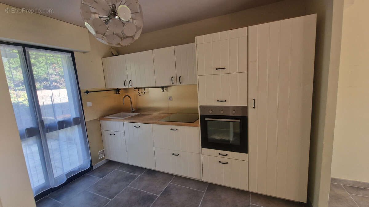 Maison à MONTELIMAR