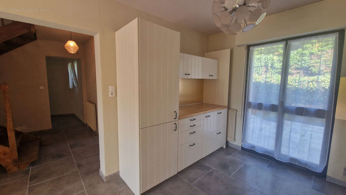 Maison à MONTELIMAR