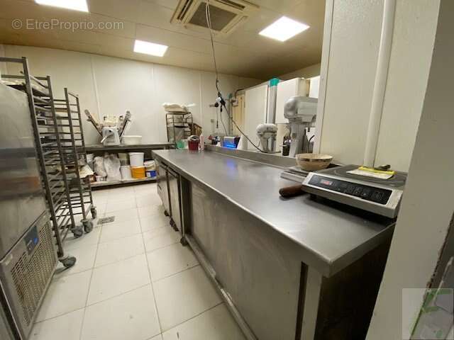 Commerce à AIX-LES-BAINS