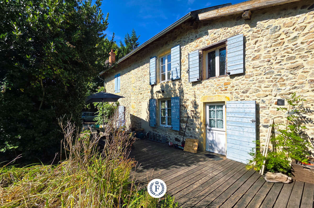Maison à SAINT-BONNET-DES-BRUYERES
