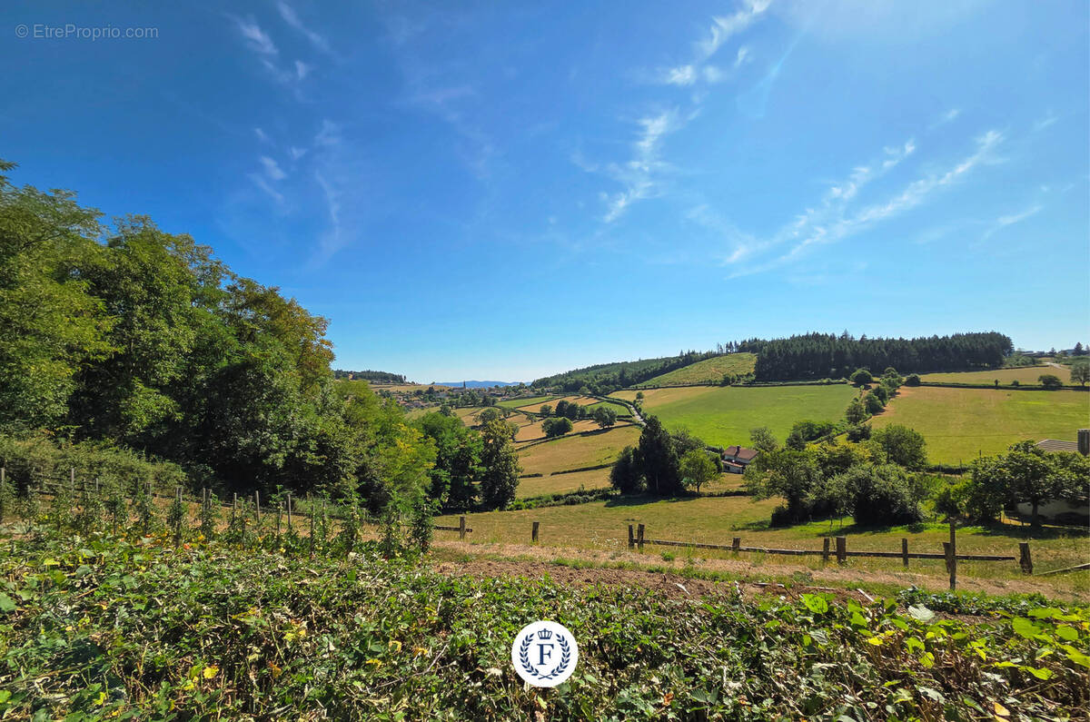 Maison à SAINT-BONNET-DES-BRUYERES