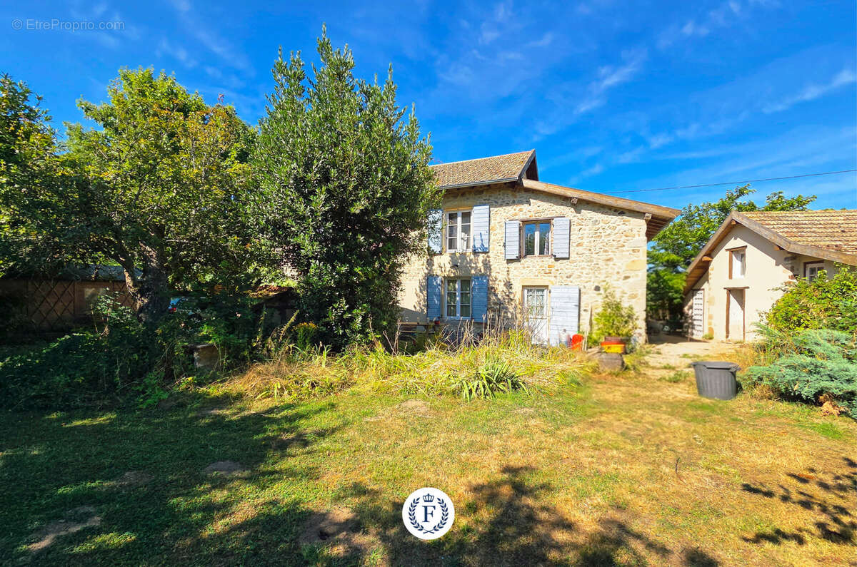 Maison à SAINT-BONNET-DES-BRUYERES