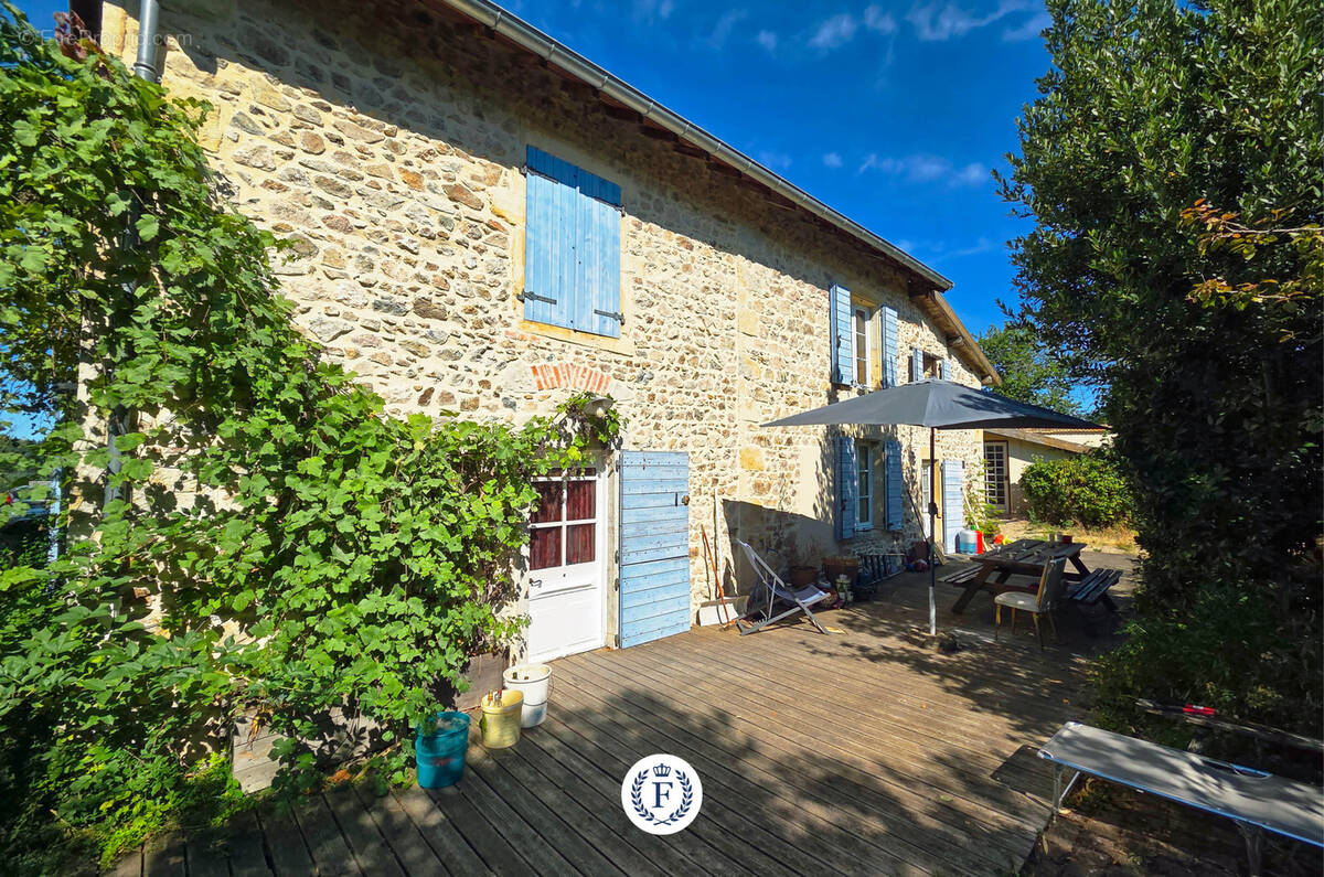 Maison à SAINT-BONNET-DES-BRUYERES