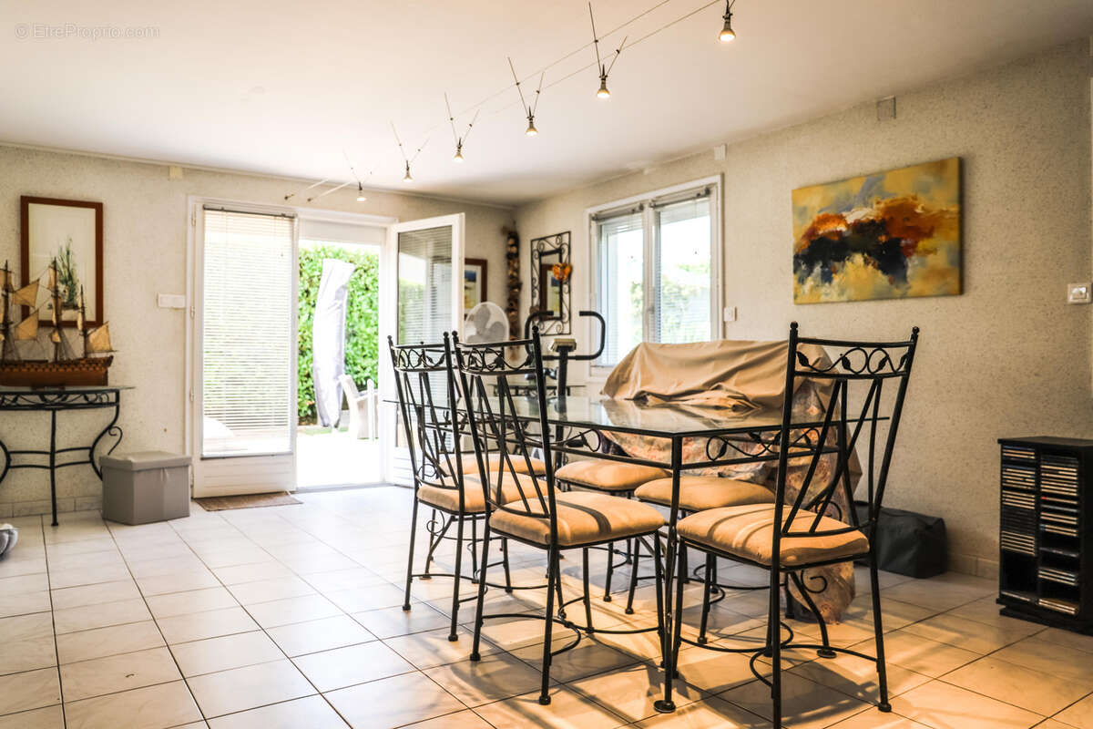 Maison à VAUX-SUR-MER