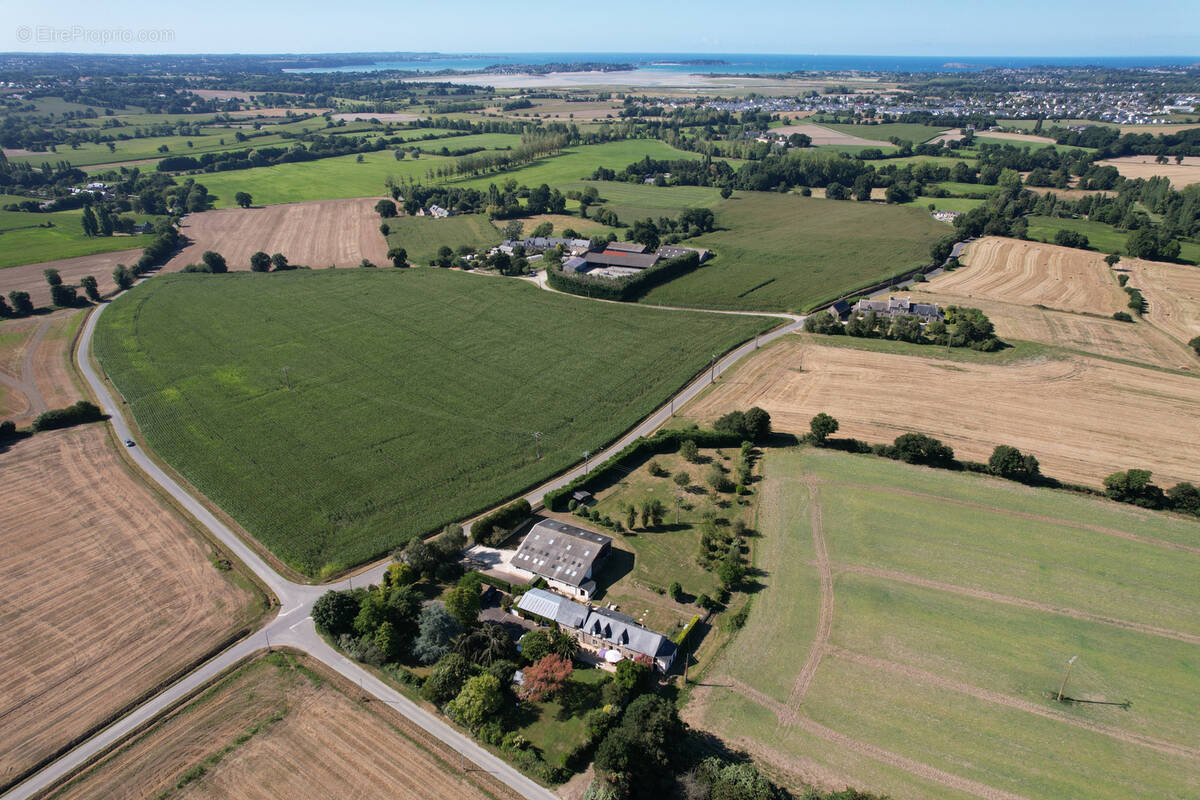 Maison à PLESSIX-BALISSON