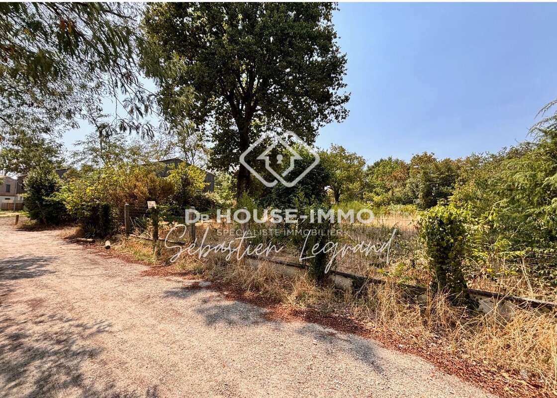 Terrain à PAREMPUYRE