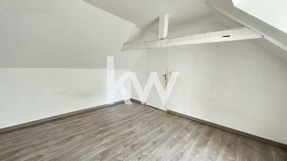 Maison à SAINT-HILAIRE-LES-PLACES