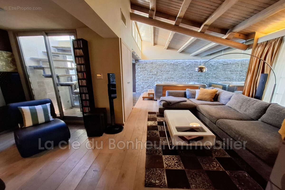 Maison à SAINTE-CROIX-DU-VERDON