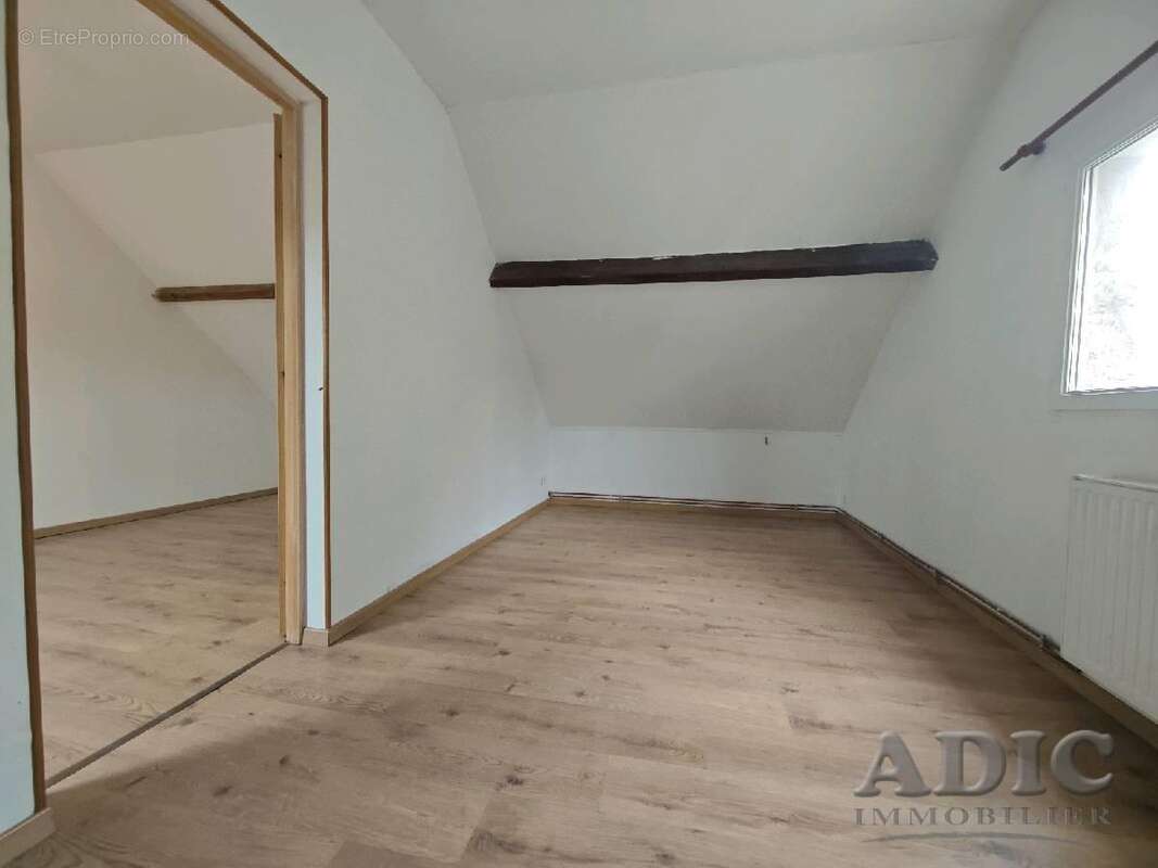 Maison à VER-SUR-LAUNETTE