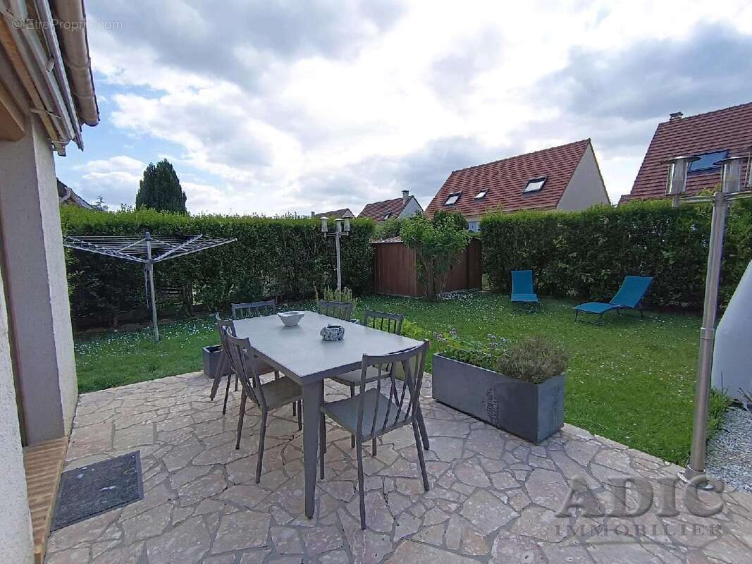 Maison à DAMMARTIN-EN-GOELE