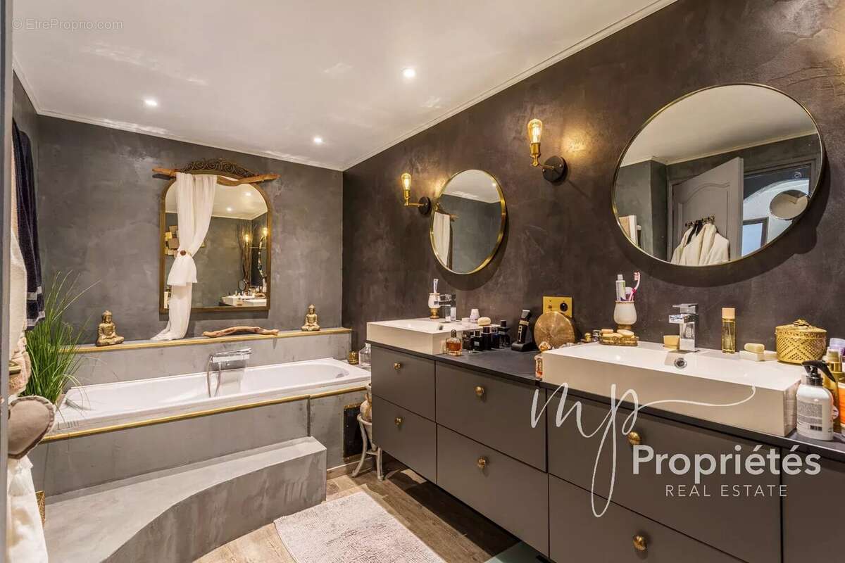 Appartement à CAVALAIRE-SUR-MER