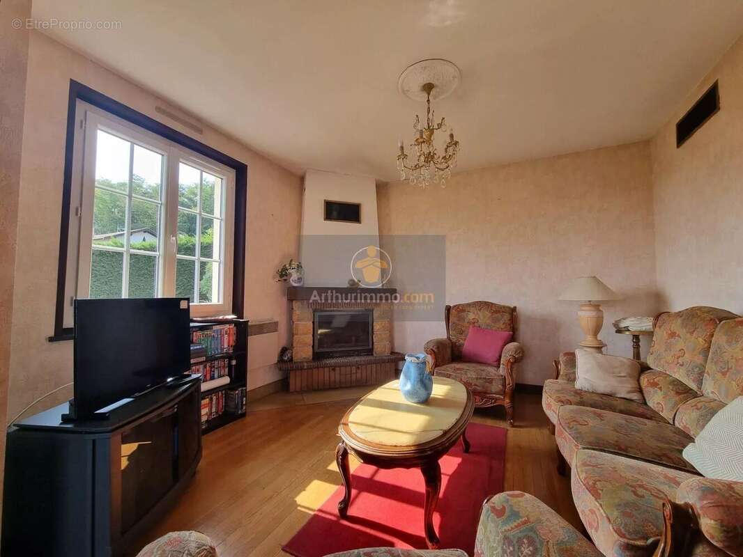 Maison à BELLEGARDE-POUSSIEU