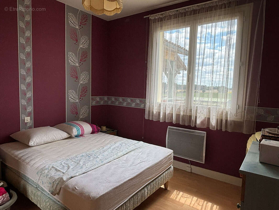 Maison à SAINT-PIERRE-D&#039;EXIDEUIL