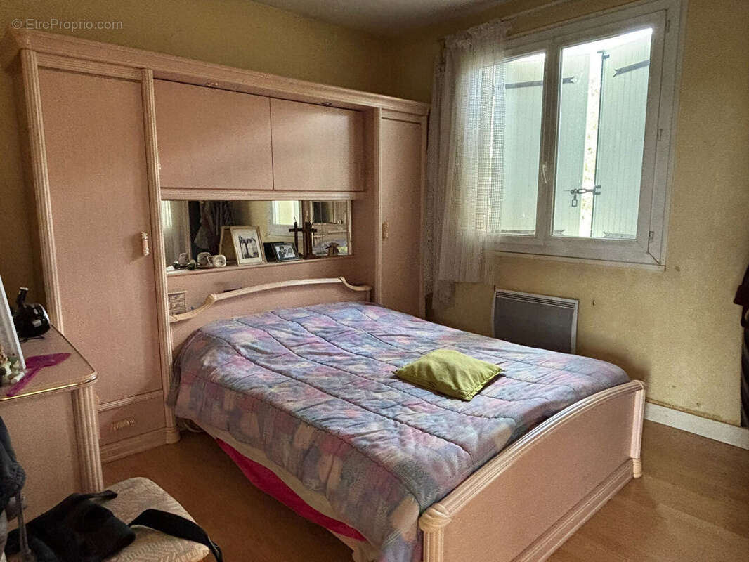 Maison à SAINT-PIERRE-D&#039;EXIDEUIL