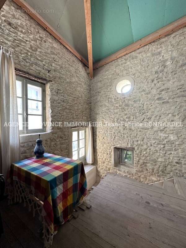 Maison à CHANTEMERLE-LES-GRIGNAN