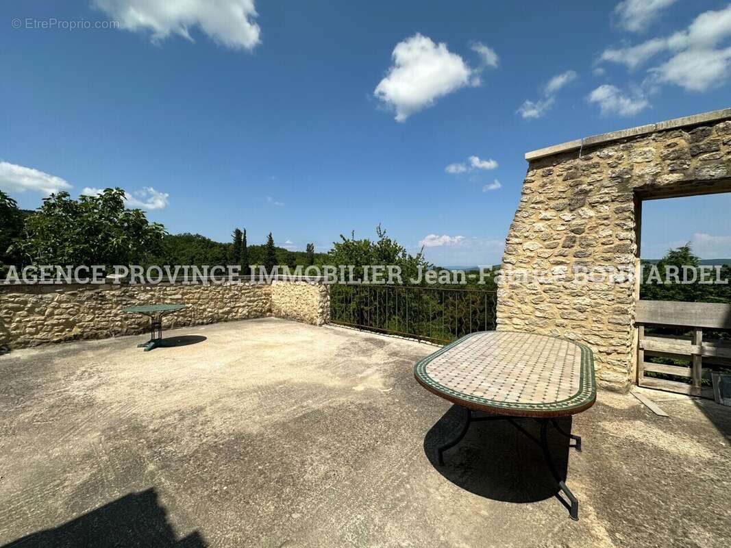 Maison à CHANTEMERLE-LES-GRIGNAN