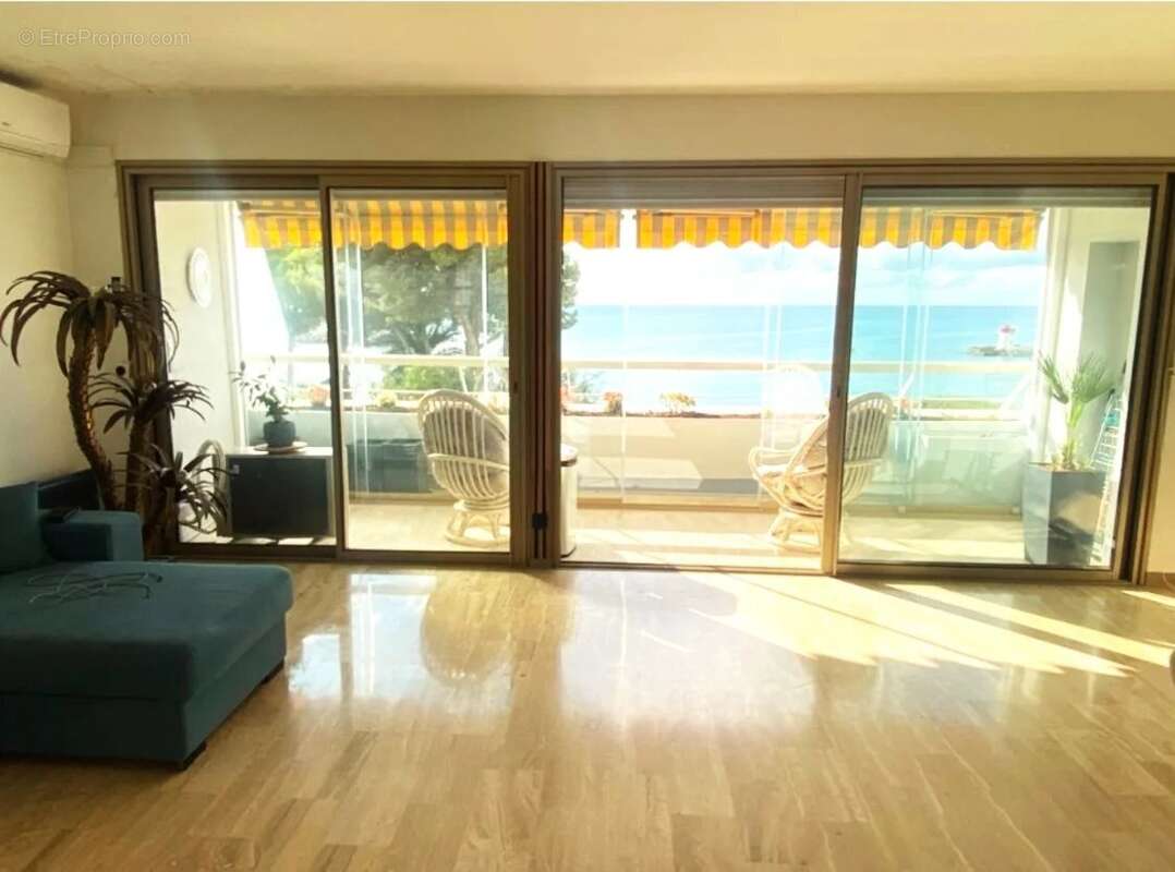 Appartement à VILLENEUVE-LOUBET