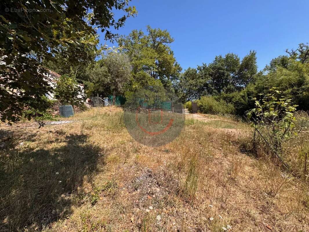 Terrain à LES ADRETS-DE-L&#039;ESTEREL