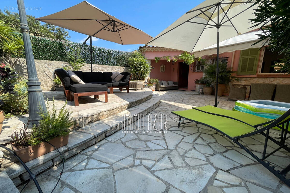 Maison à TOURRETTES-SUR-LOUP