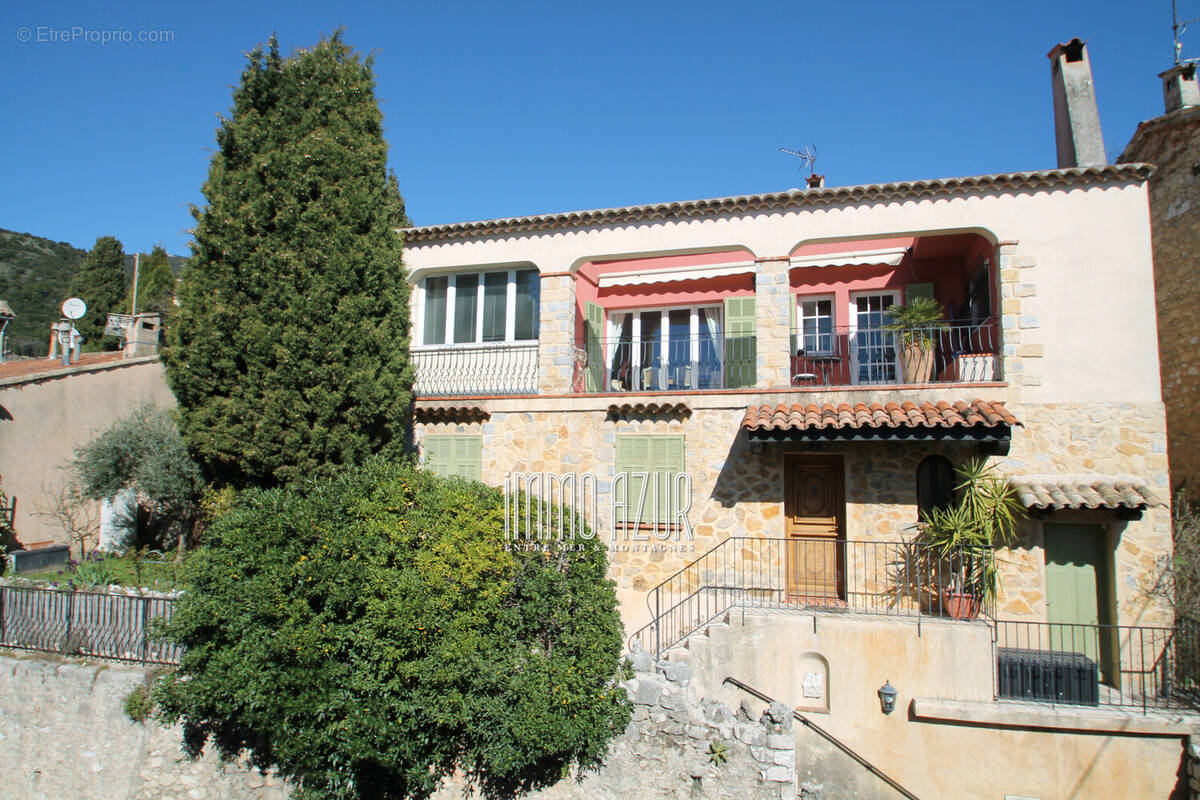 Maison à TOURRETTES-SUR-LOUP