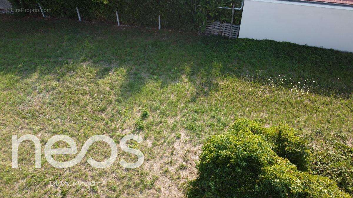 Terrain à MEHUN-SUR-YEVRE