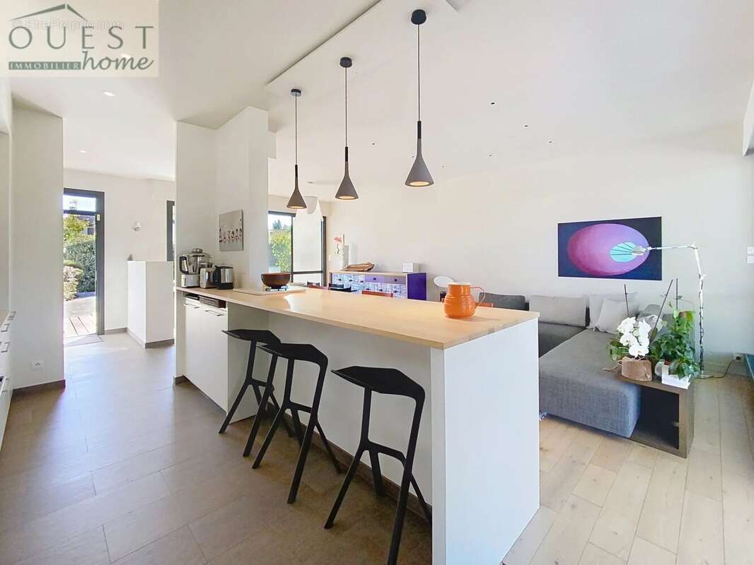 Maison à CHARBONNIERES-LES-BAINS