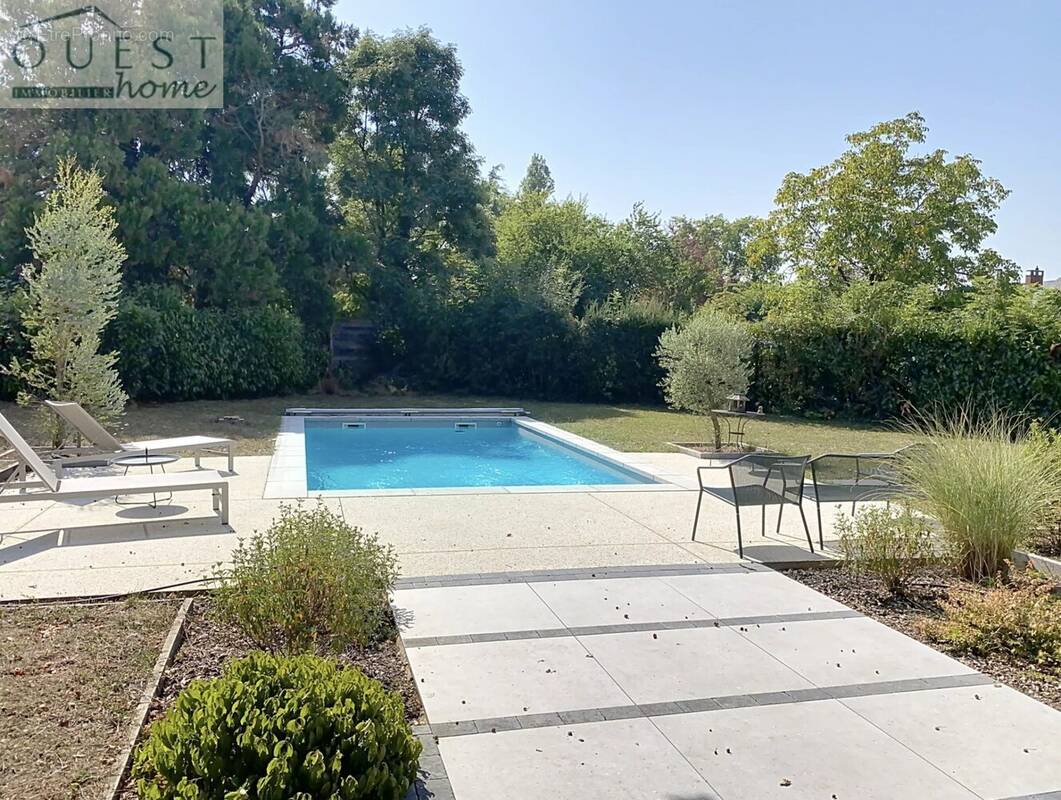 Maison à CHARBONNIERES-LES-BAINS