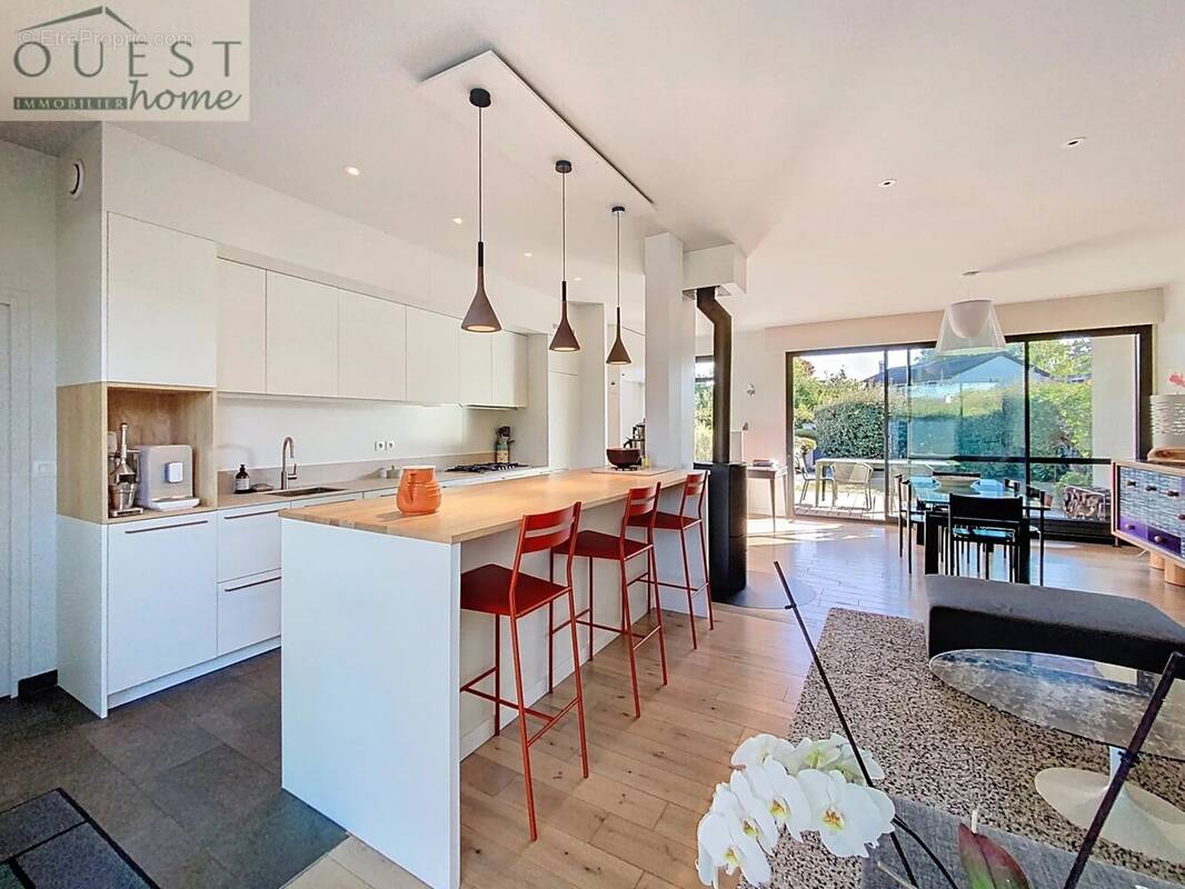 Maison à CHARBONNIERES-LES-BAINS