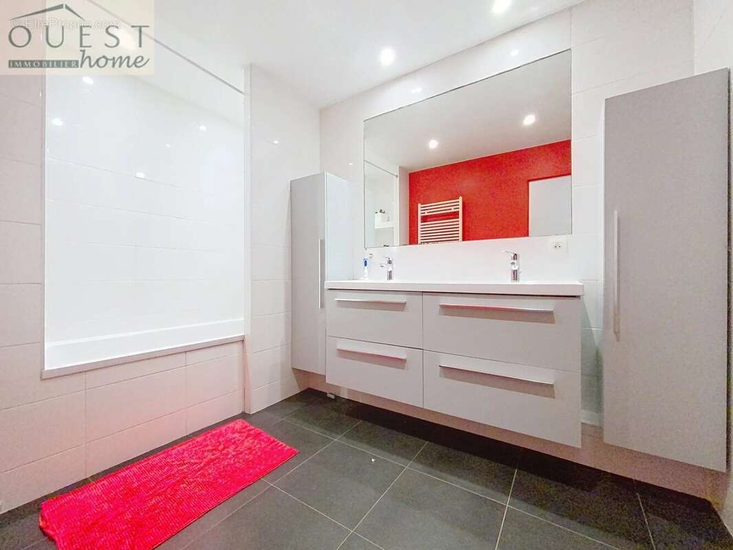 Maison à CHARBONNIERES-LES-BAINS