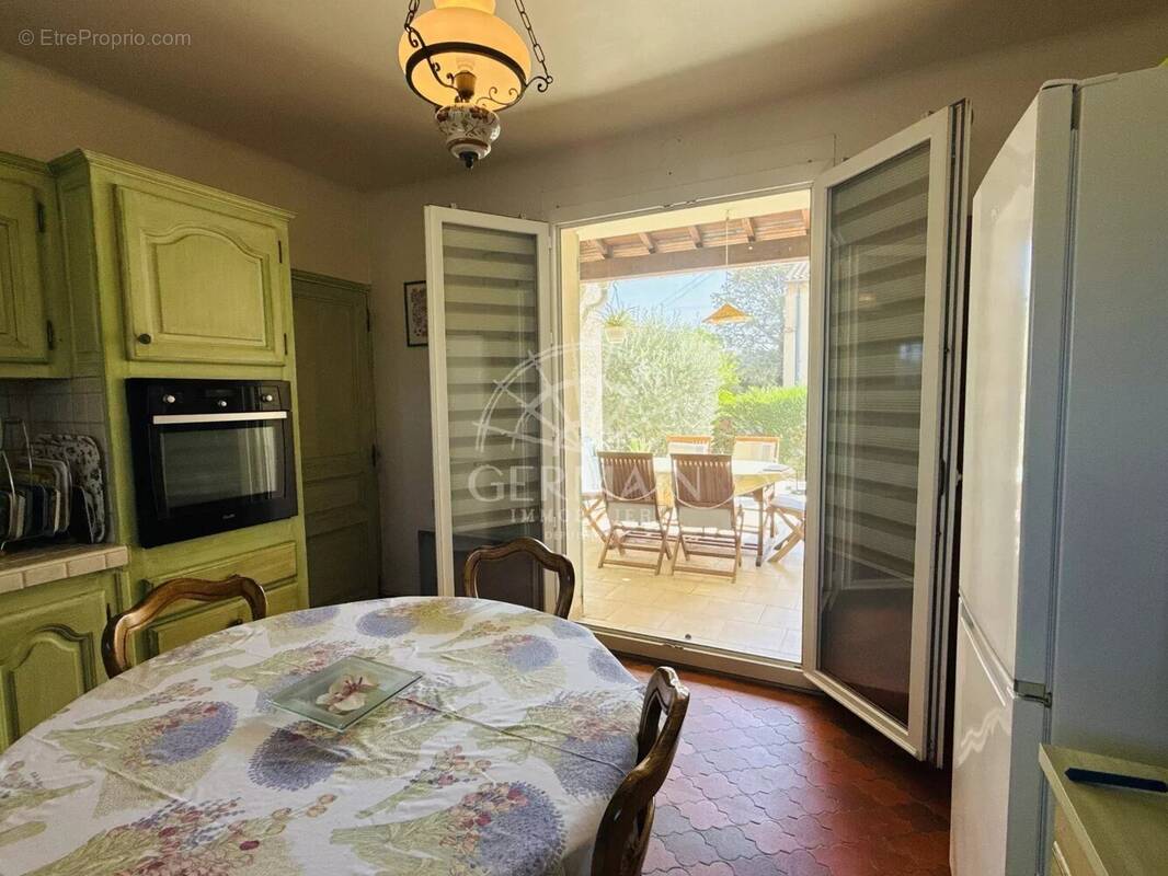 Maison à L&#039;ISLE-SUR-LA-SORGUE