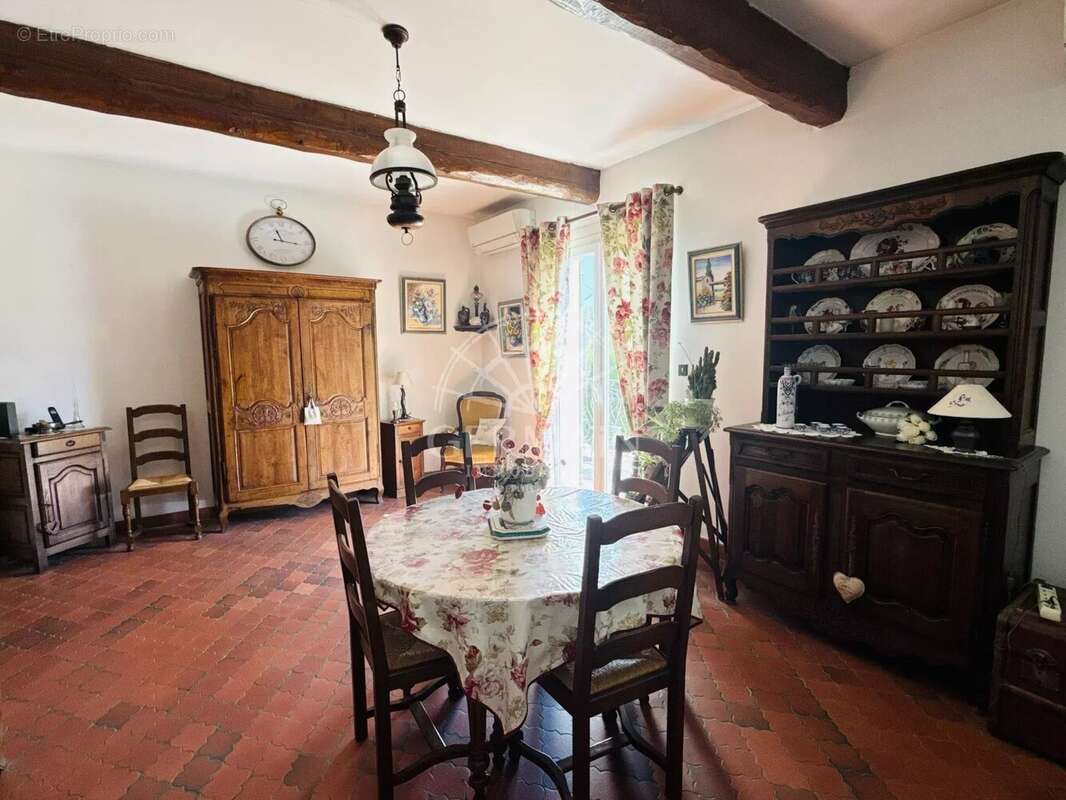 Maison à L&#039;ISLE-SUR-LA-SORGUE