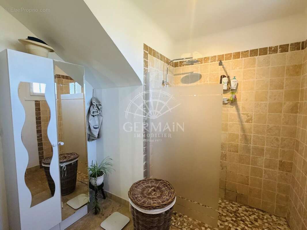 Maison à L&#039;ISLE-SUR-LA-SORGUE