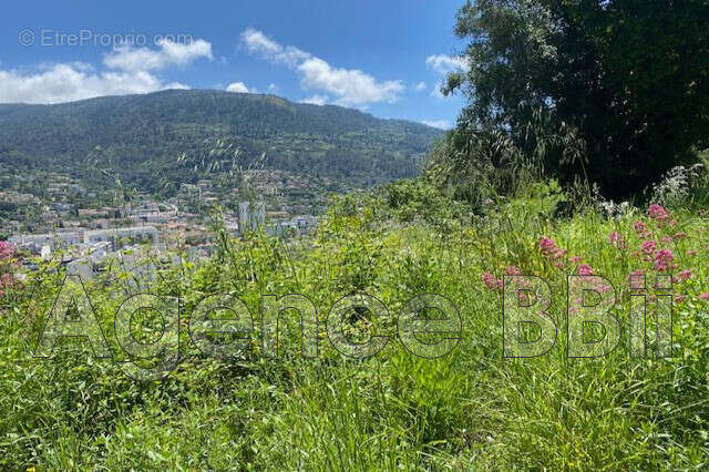 Terrain à NICE