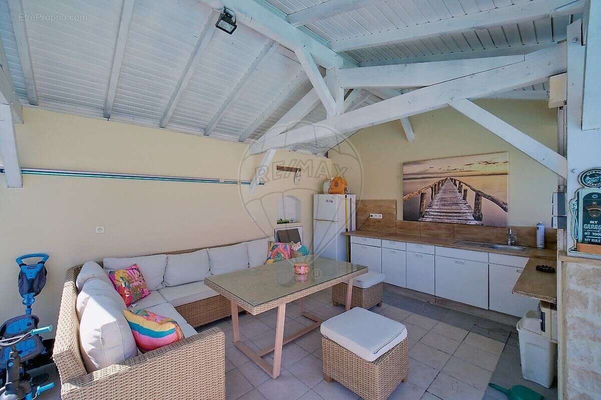 Maison à SAINT-ETIENNE-DES-OULLIERES