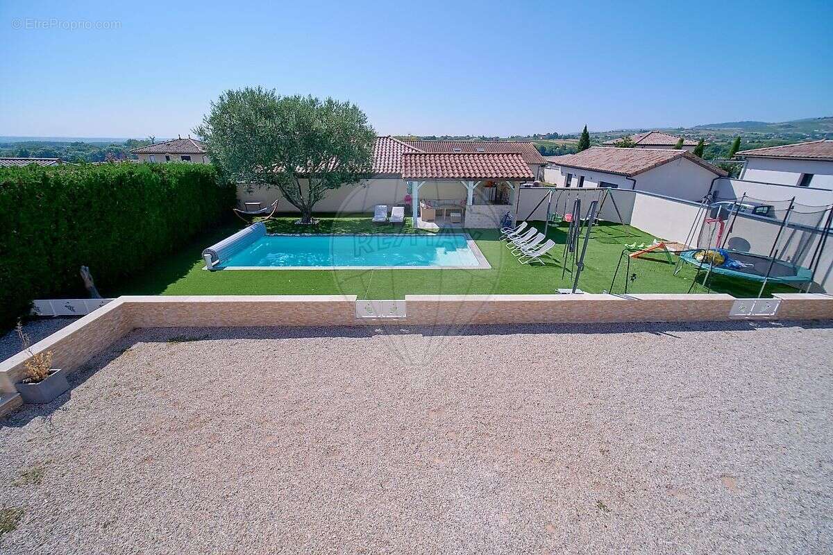 Maison à SAINT-ETIENNE-DES-OULLIERES