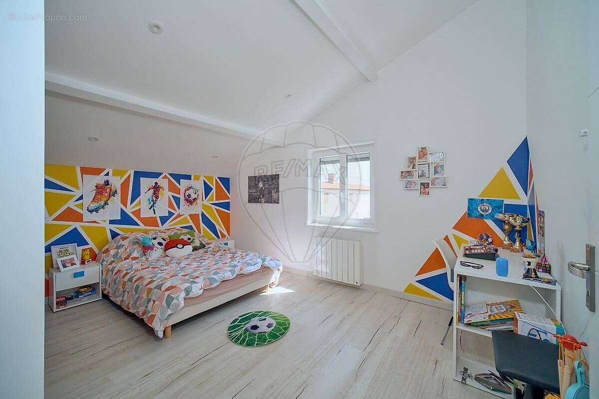 Maison à SAINT-ETIENNE-DES-OULLIERES