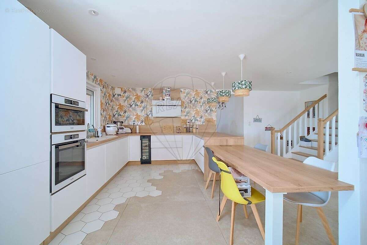 Maison à SAINT-ETIENNE-DES-OULLIERES