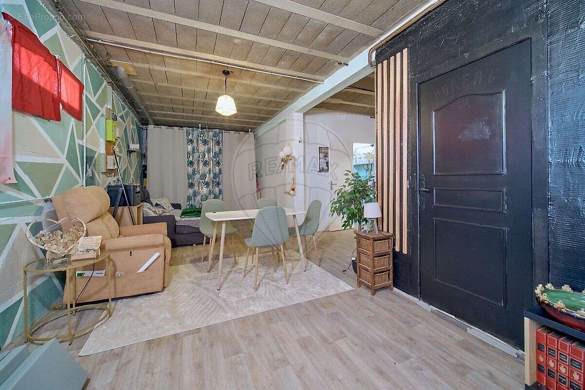 Maison à SAINT-ETIENNE-DES-OULLIERES