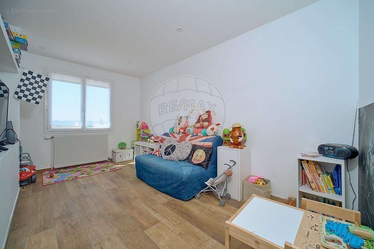 Maison à SAINT-ETIENNE-DES-OULLIERES