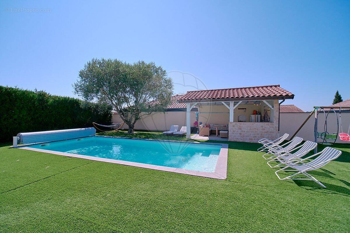 Maison à SAINT-ETIENNE-DES-OULLIERES