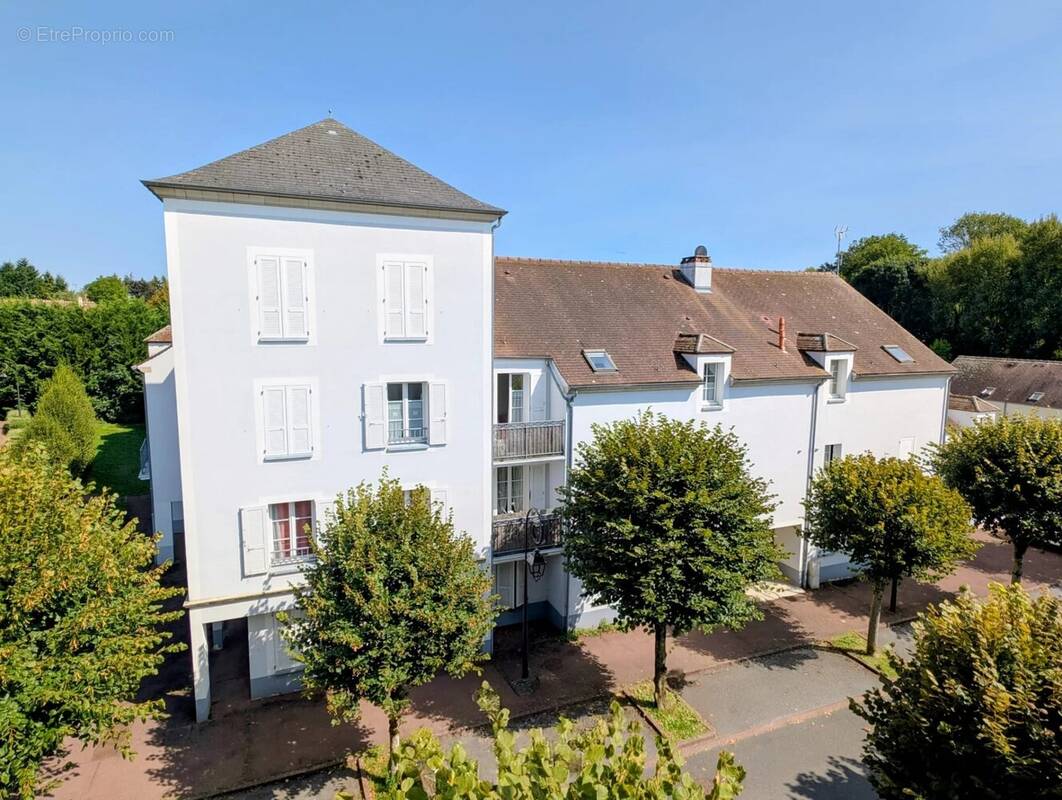 Appartement à FONTENAY-TRESIGNY