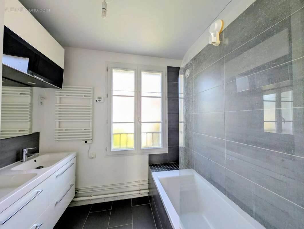 Appartement à FONTENAY-TRESIGNY