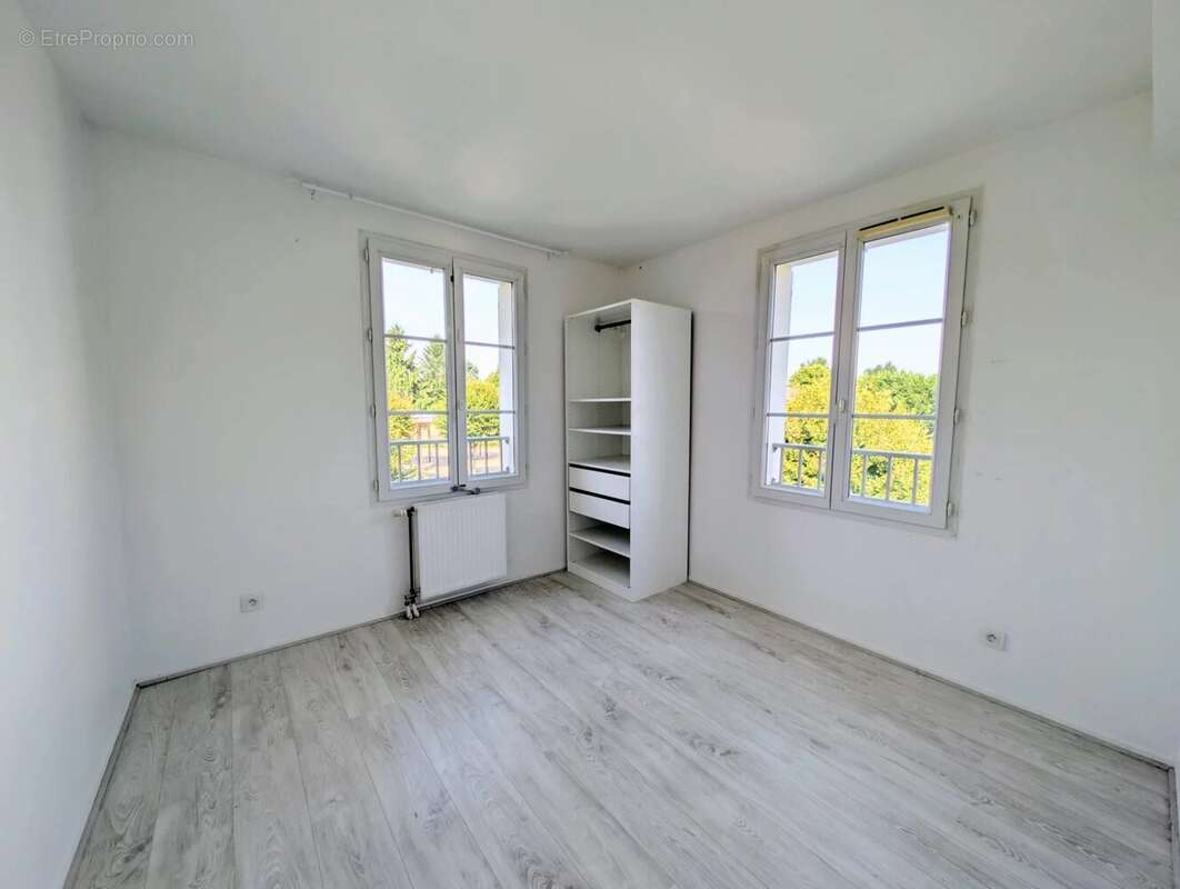 Appartement à FONTENAY-TRESIGNY