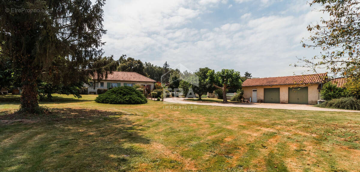 Maison à MONTPON-MENESTEROL