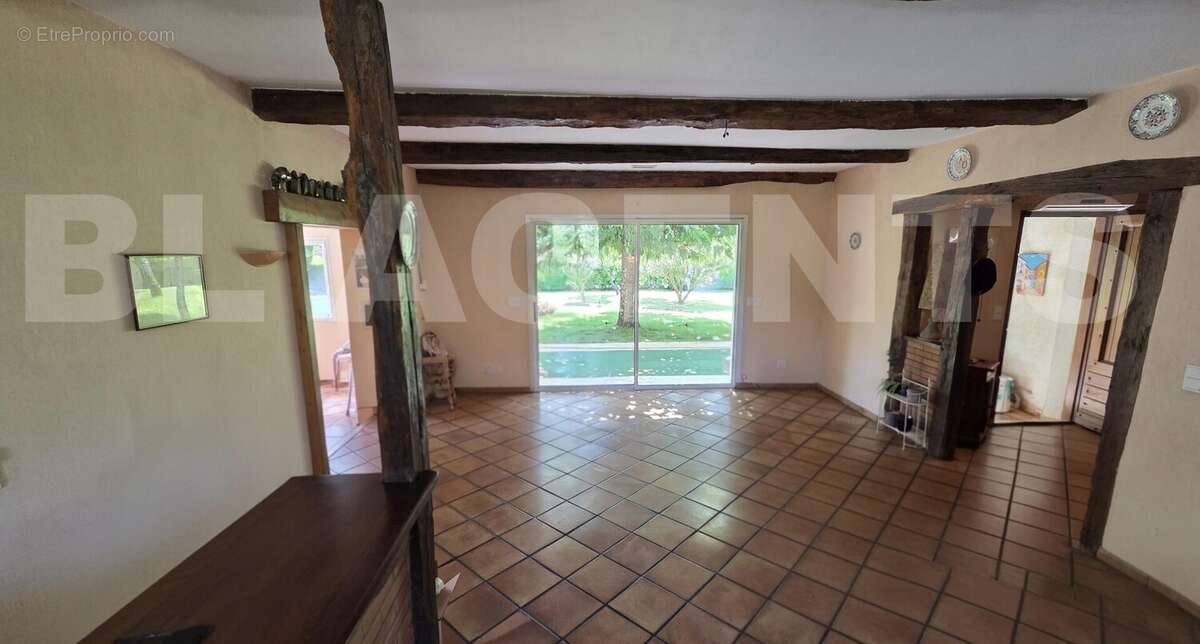 6 - Maison à CASTRES