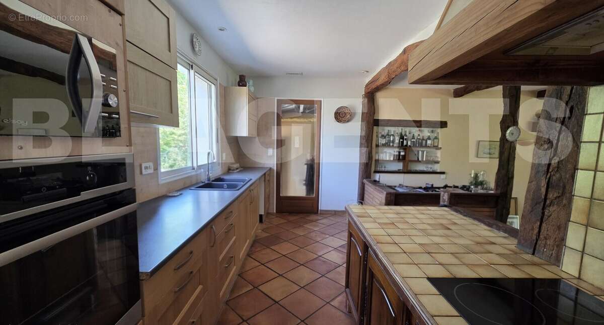 6 - Maison à CASTRES