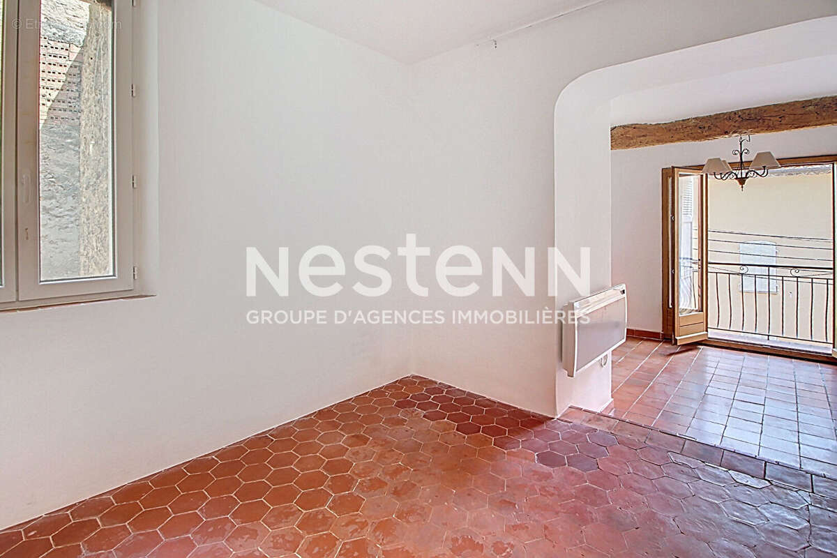 Appartement à SALERNES