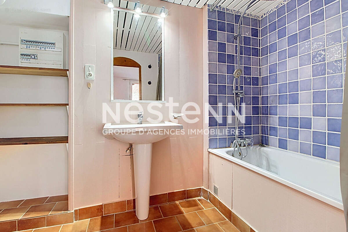 Appartement à SALERNES