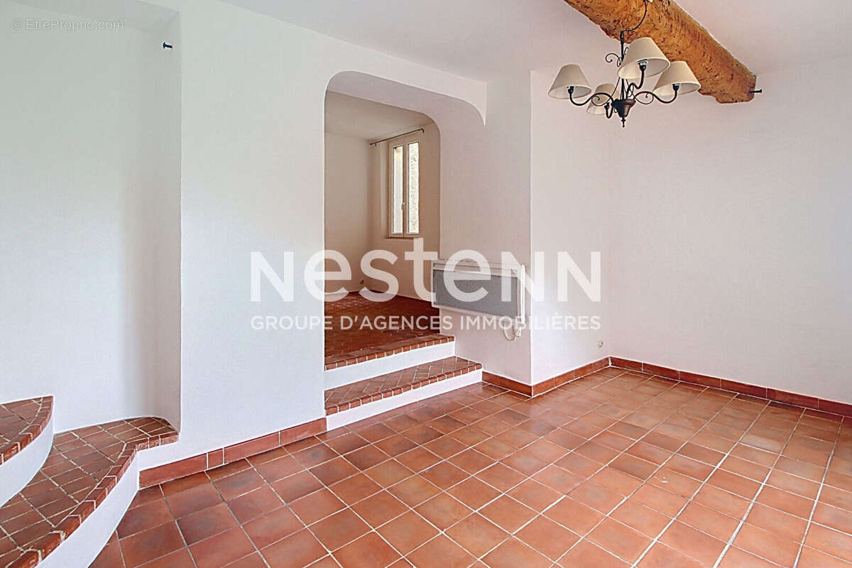 Appartement à SALERNES