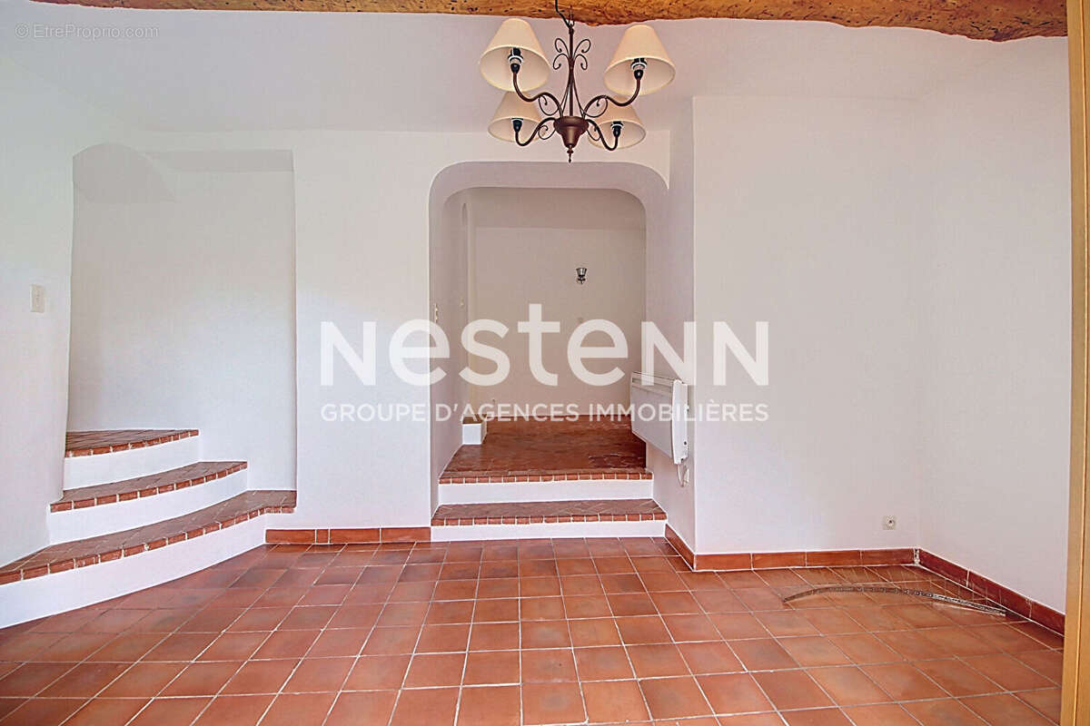 Appartement à SALERNES